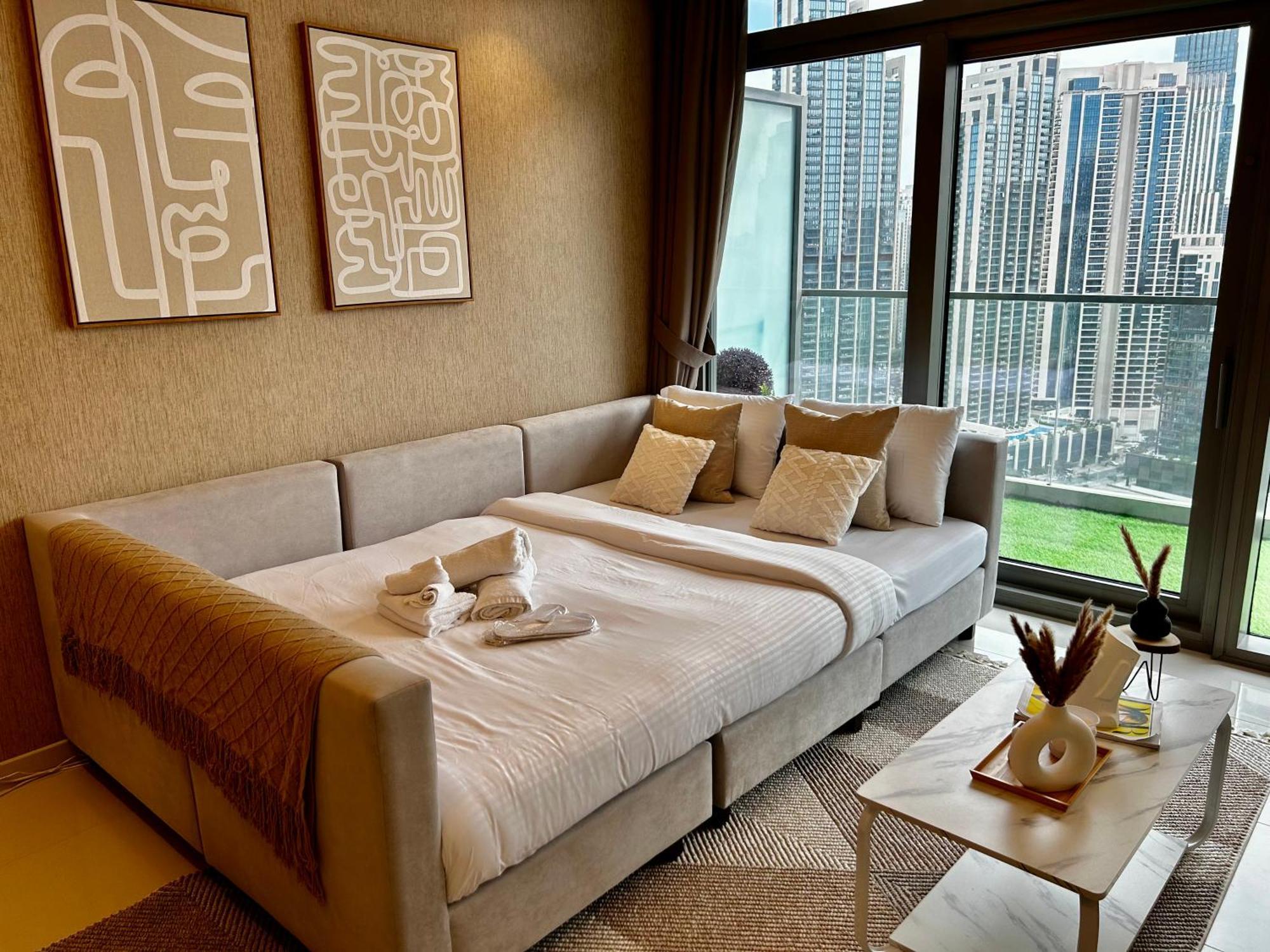 Appartamento Burj Khalifa Views 2Br With Infinity Pool Downtown Dubai Esterno foto
